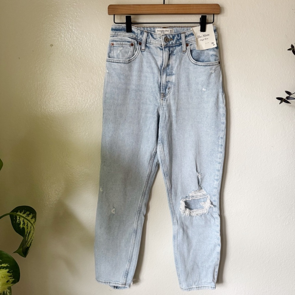 Abercrombie | Curve Love High Rise Mom Jeans
